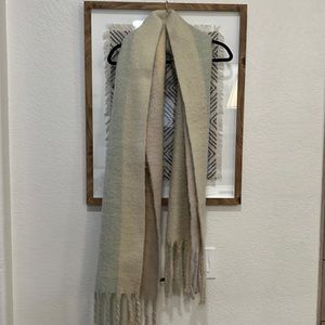 Pastel fringe scarf